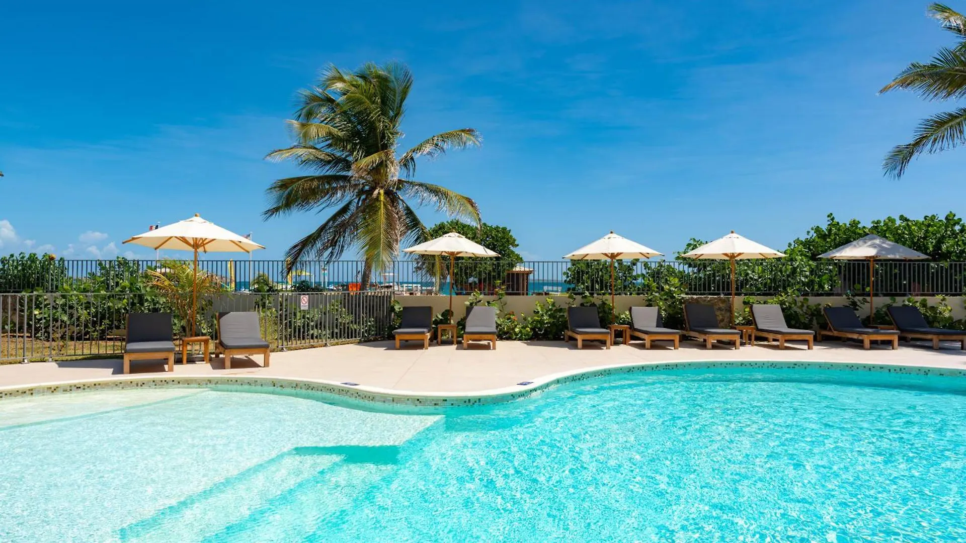 Apartment Luxueux Duplex A Orient Bay Avec Piscine Et Plage